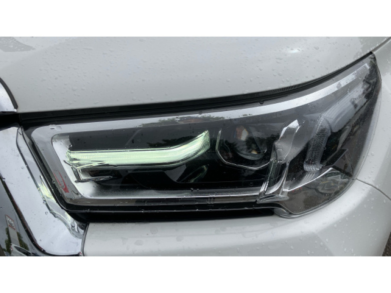 Toyota Hilux Diesel Invincible D/Cab Pick Up 2.8 D-4D Auto